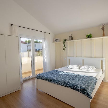 Apartman Rojo Apartment Omis Bagian luar foto